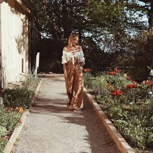 High waisted flowing pants